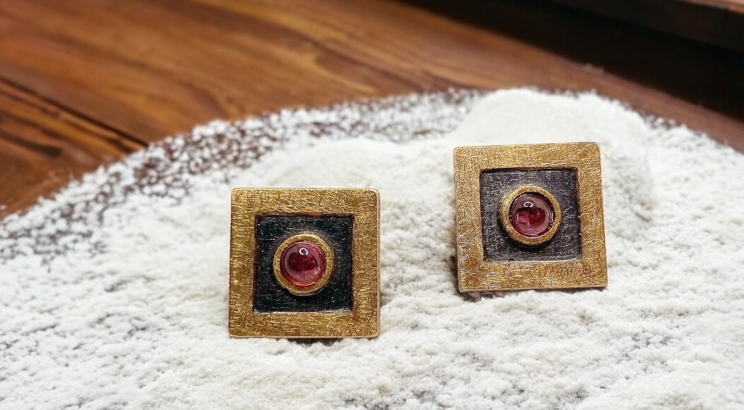 squared earrings with caboxon tourmalines in silver and gold