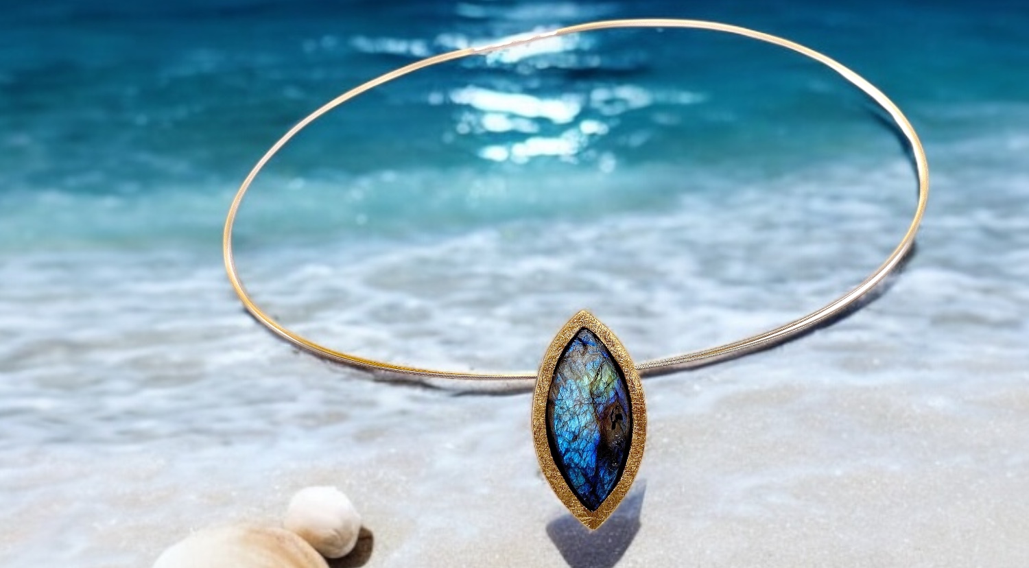 leaf rough labradorite pendant in silver and gold