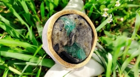 ROUND QUARZ WITH EMEARLD RING IN SILVER AND GOLD