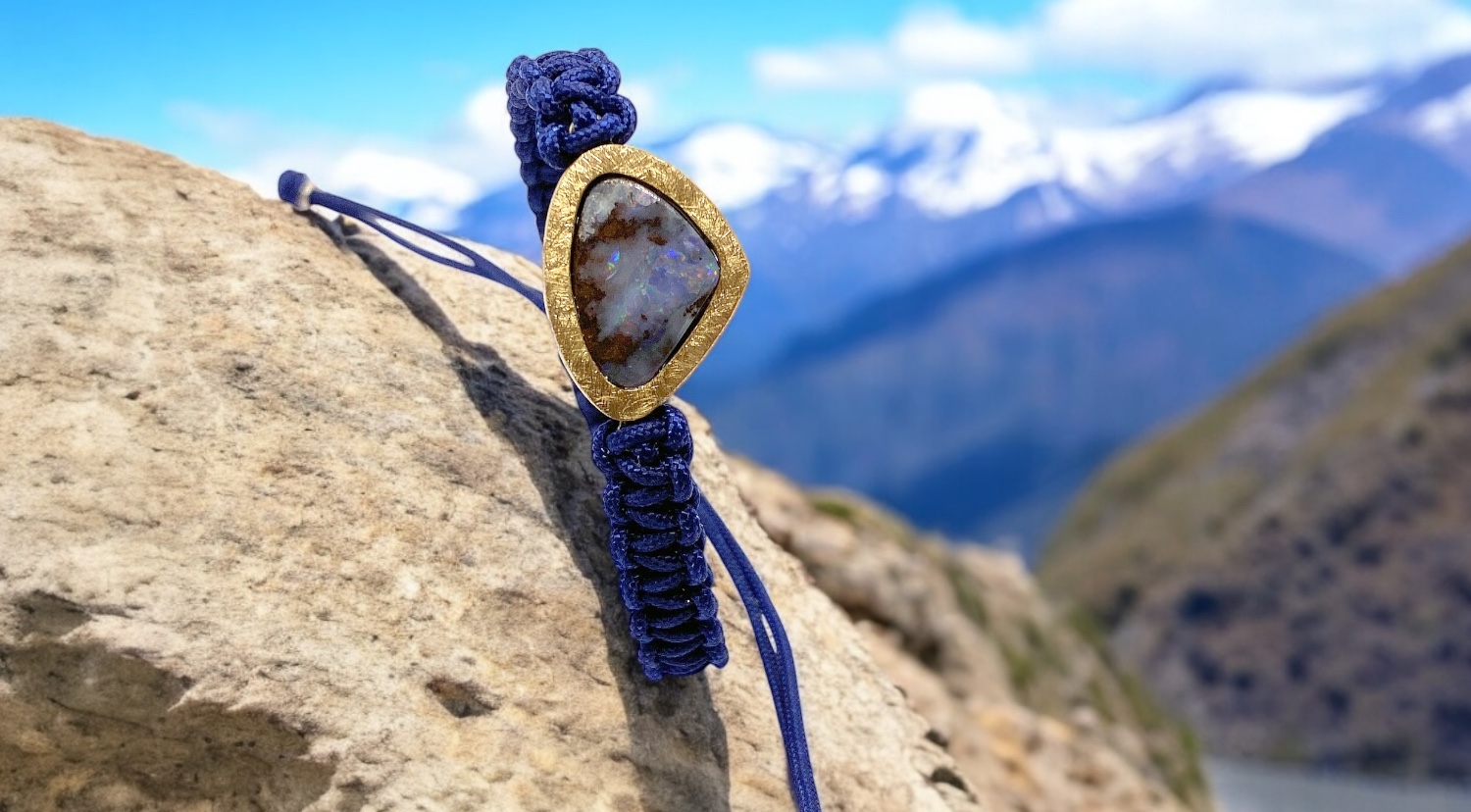 braÇalet boulder opal triangular macrame blau plata or