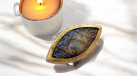 LEAF ROUGH LABRADORITE RING IN SILVER AND GOLD