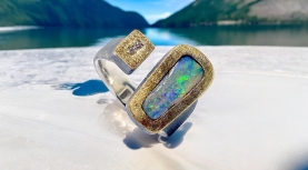 ANELL OPAL BOULDER AUSTRALIA 2 BRILLANTS PLATA OR