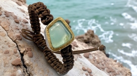 BRAZALETE OPALO AZUL PERUANO TRAPECIO MACRAMÉ MARRÓN PLATA ORO