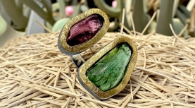 ANELL TURMALINA ROSA OVAL I VERDA IRREGULAR PLATA OR