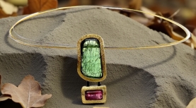 PENJOLL TURMALINA VERDA LLARGA I ROSA PLATA OR