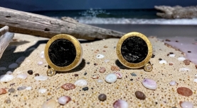 ROUND ROUGH BLACK TOURMALINE EARRINGS WITH DIAMOND IN SILVER AND GOLD