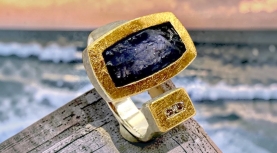ANELL TANZANITA BRUT RECTANGULAR 2 BRILLANTS PLATA OR
