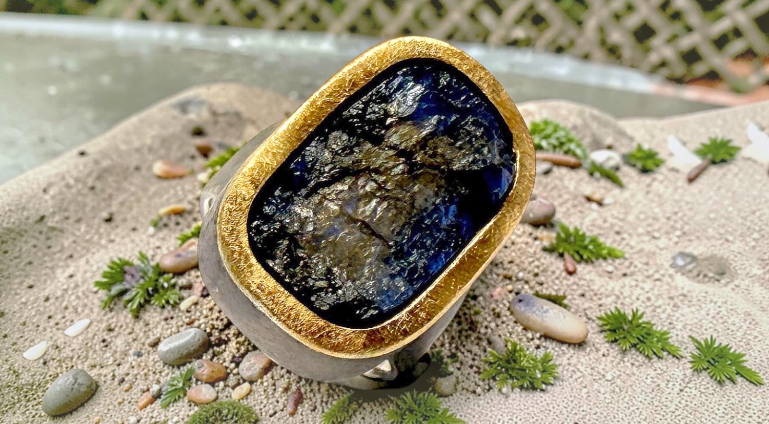 anell labradorita brut rectangular plata or