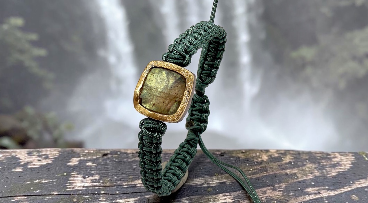 braÇalet labradorita brut quadrat macrame verd plata or