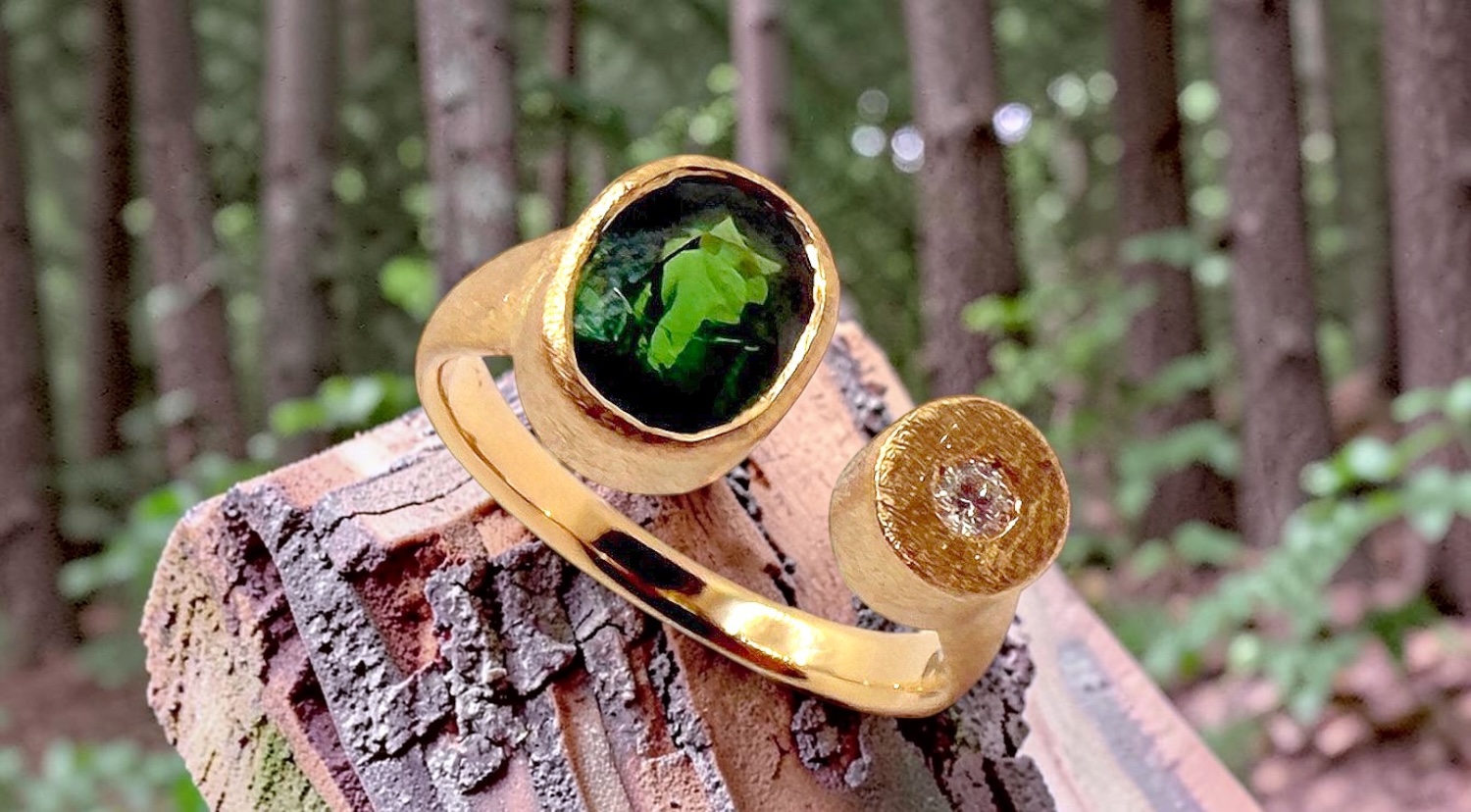 anell tsavorita oval brillant or