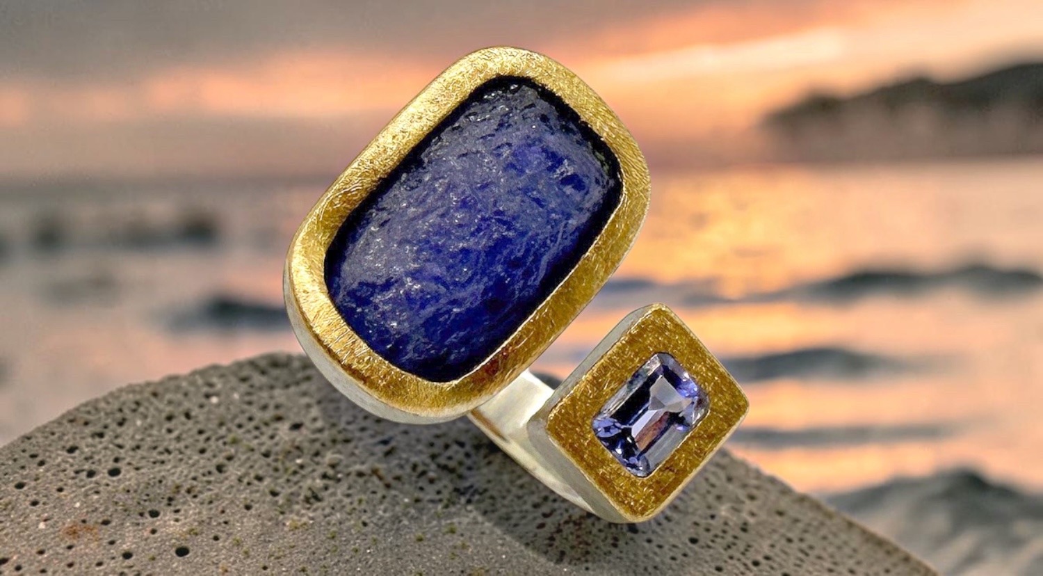 anell doble tanzanita rectangular brut y facetada gran plata or